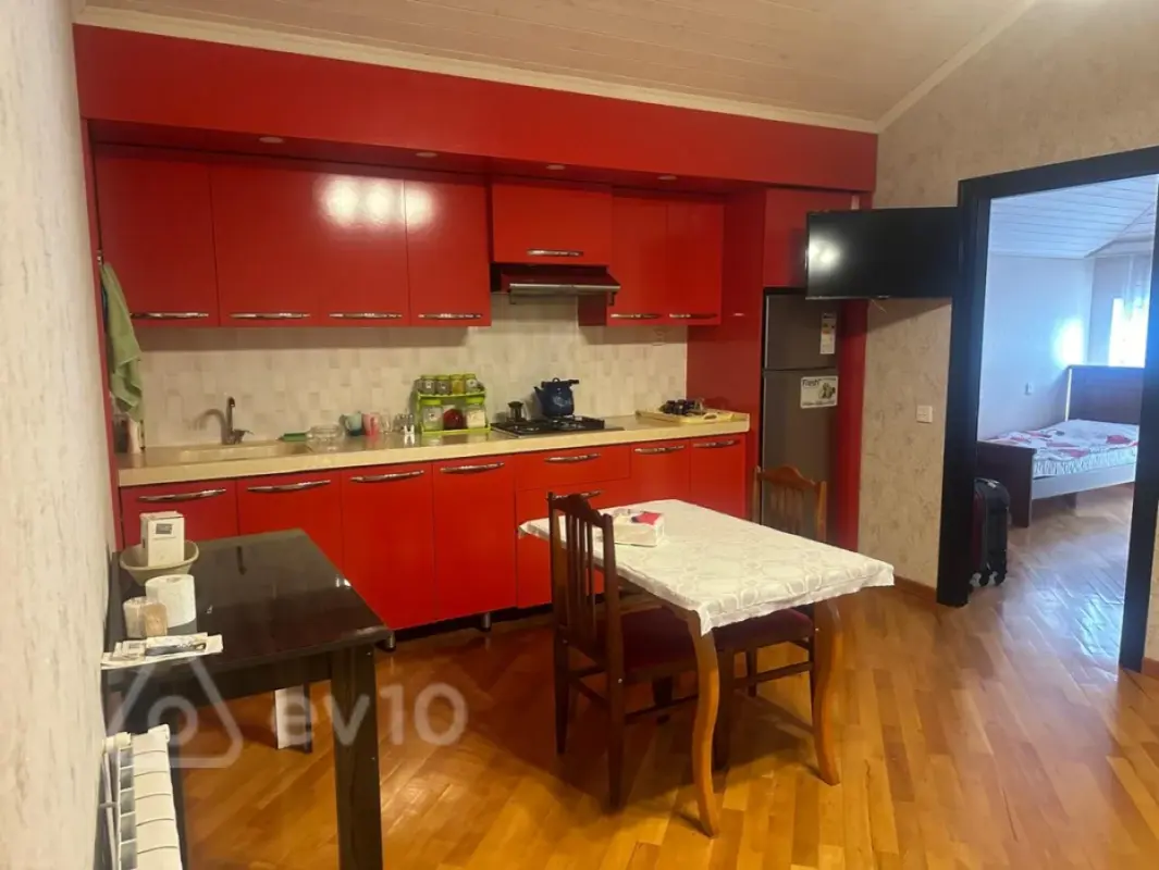 Kirayə verilir 3 otaqlı köhnə tikili 65 m²