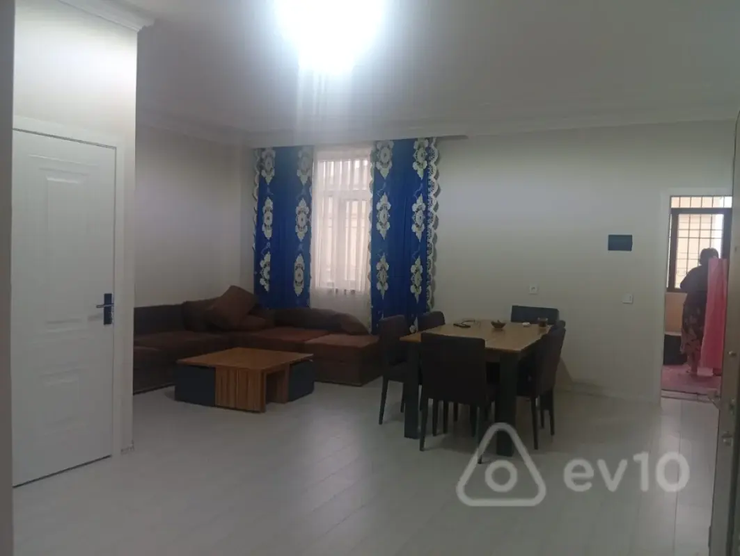 Kirayə verilir 3 otaqlı köhnə tikili 70 m²