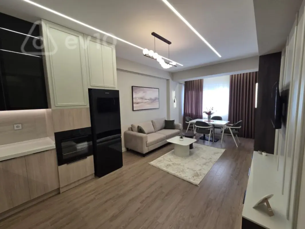 Kirayə verilir 2 otaqlı yeni tikili 70 m²