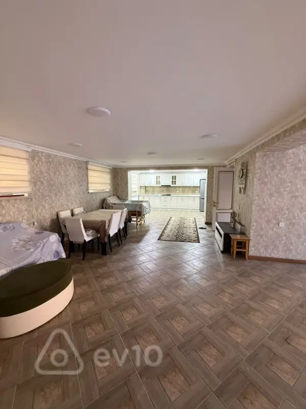 Kirayə verilir 6 otaqlı həyət evi 100 m²