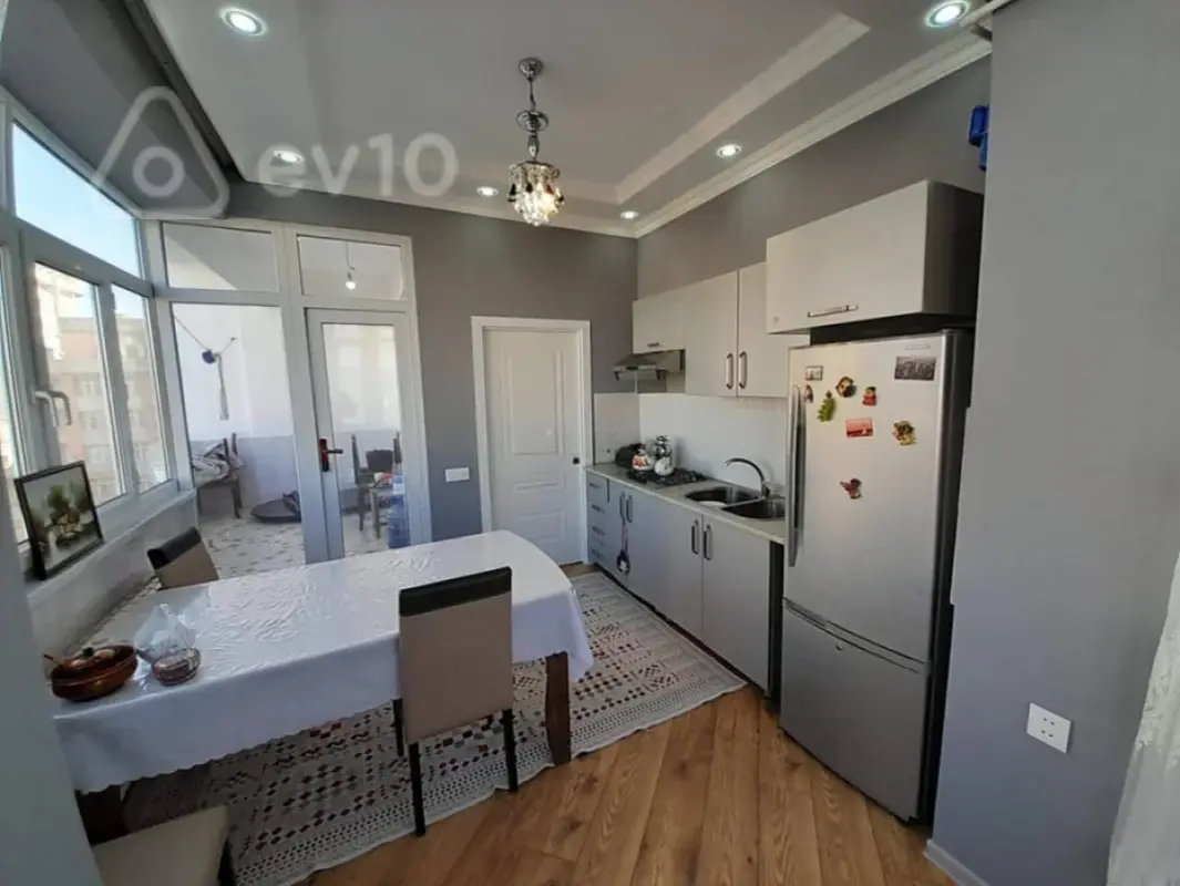 Kirayə verilir 2 otaqlı yeni tikili 75 m²