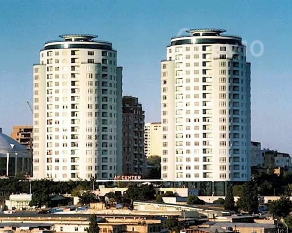 Satılır 4 otaqlı yeni tikili 540 m²