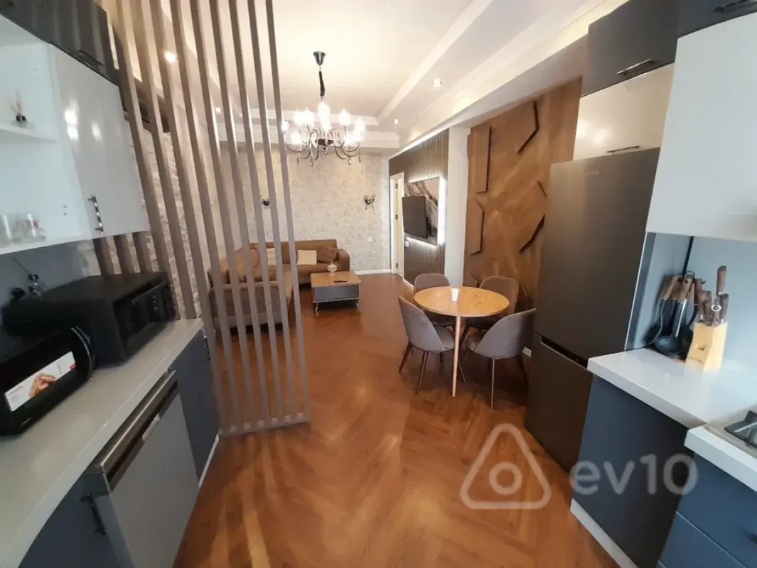 Kirayə verilir 2 otaqlı yeni tikili 70 m²