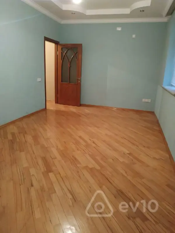 Kirayə verilir 3 otaqlı yeni tikili 145 m²