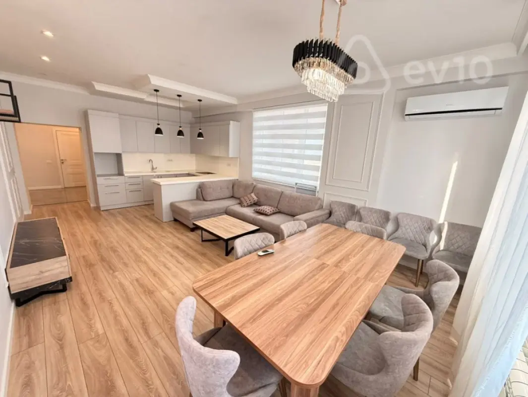 Satılır 2 otaqlı yeni tikili 82 m²