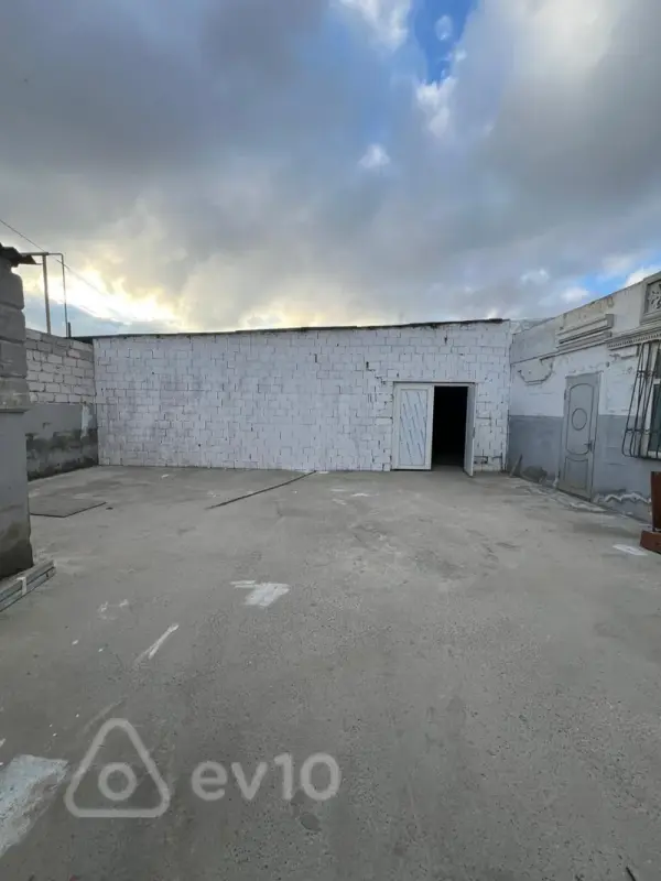 Satılır mənzil 600 m²