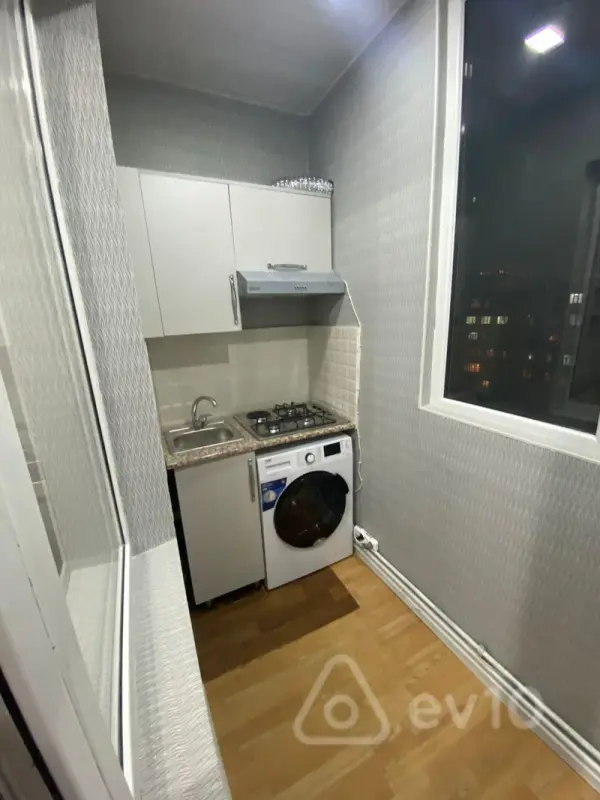 Kirayə verilir 2 otaqlı köhnə tikili 40 m²