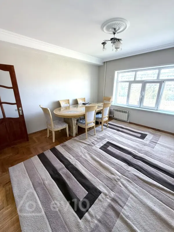 Kirayə verilir 3 otaqlı köhnə tikili 85 m²