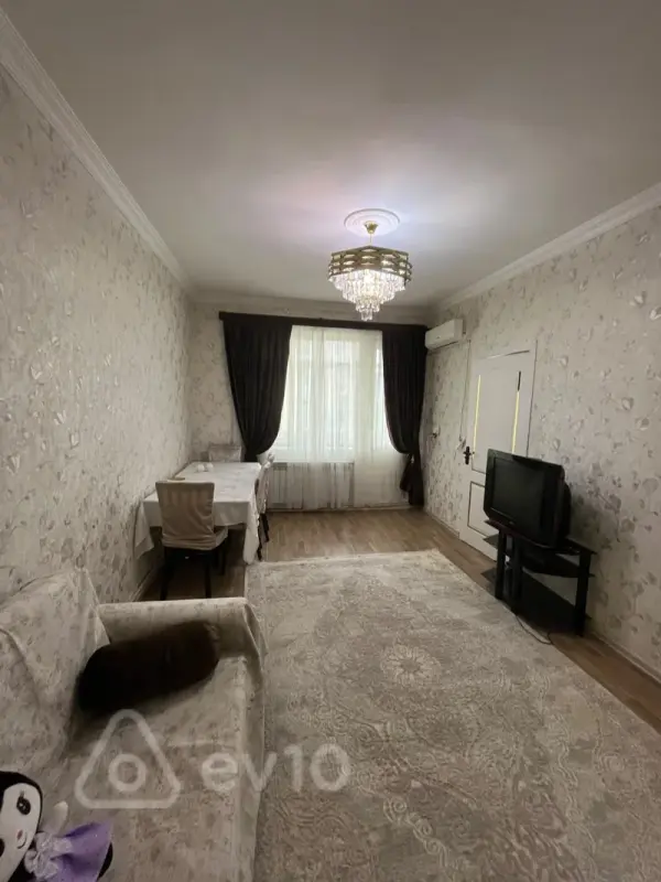Satılır 2 otaqlı köhnə tikili 58 m²
