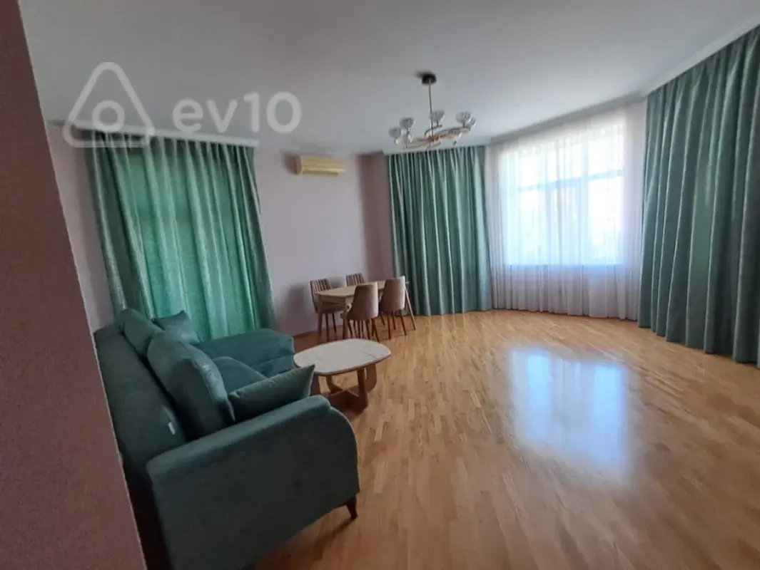 Kirayə verilir 2 otaqlı yeni tikili 110 m²