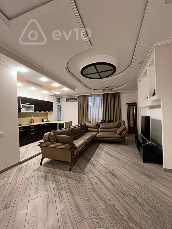 Kirayə verilir 4 otaqlı yeni tikili 135 m²