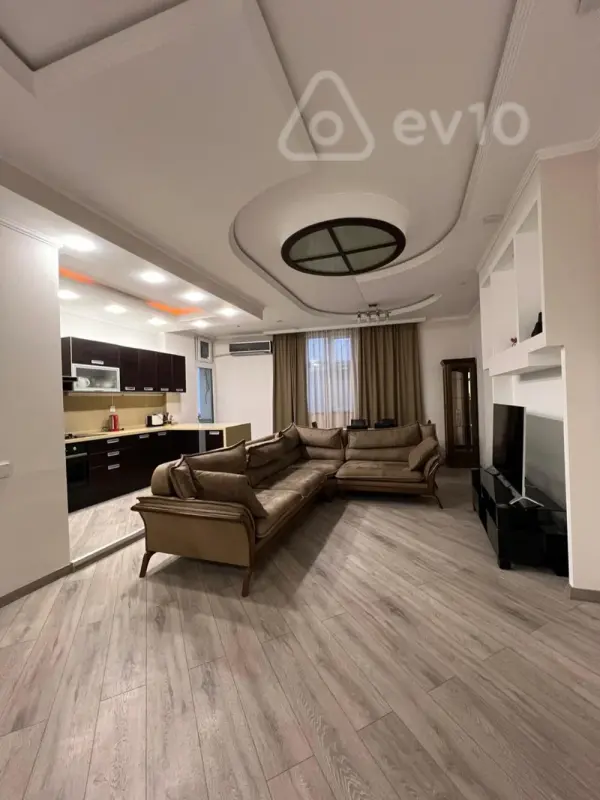 Kirayə verilir 4 otaqlı yeni tikili 135 m²