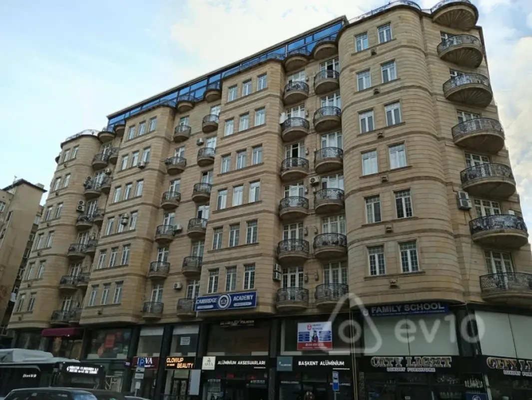Satılır 5 otaqlı yeni tikili 260 m²