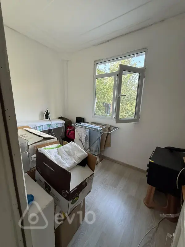 Satılır 2 otaqlı köhnə tikili 56 m²