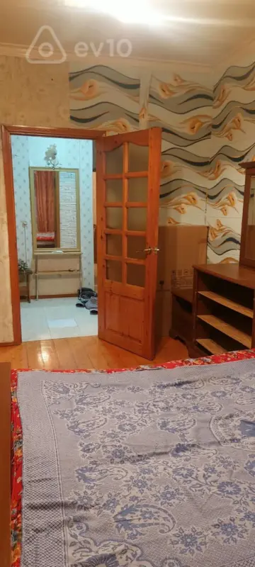 Kirayə verilir 2 otaqlı köhnə tikili 60 m²