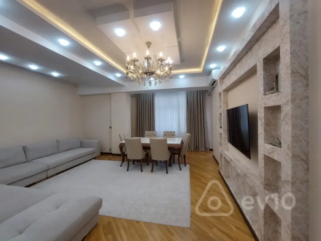 Satılır 4 otaqlı yeni tikili 175 m²
