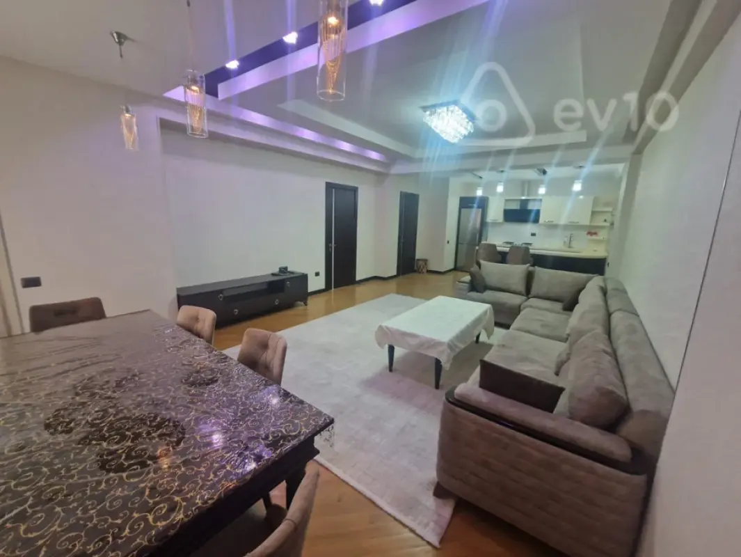 Kirayə verilir 3 otaqlı yeni tikili 120 m²