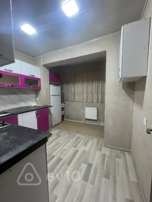 Kirayə verilir 2 otaqlı köhnə tikili 65 m²