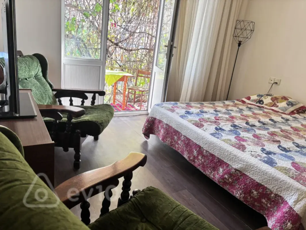 Kirayə verilir 2 otaqlı köhnə tikili 75 m²