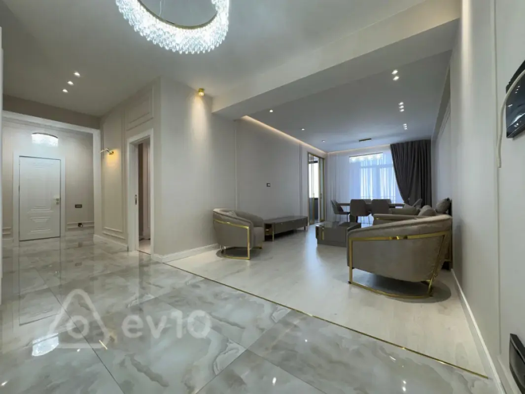 Satılır 3 otaqlı yeni tikili 94 m²