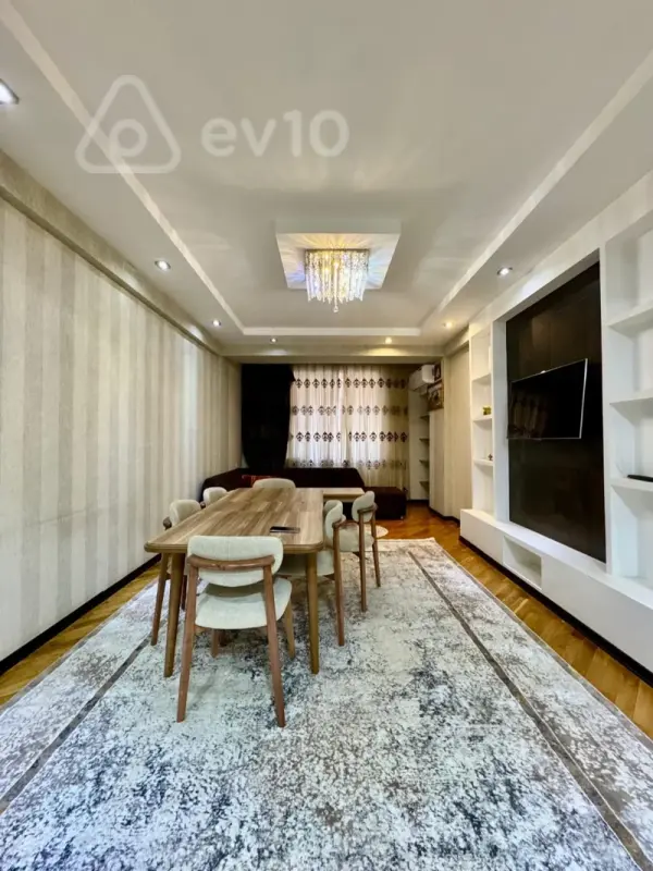 Kirayə verilir 3 otaqlı yeni tikili 120 m²