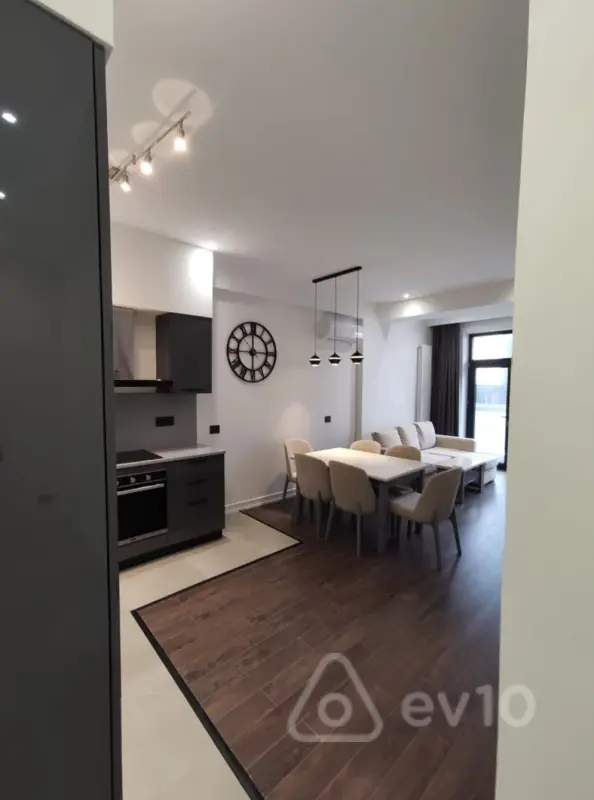 Kirayə verilir 2 otaqlı yeni tikili 55 m²