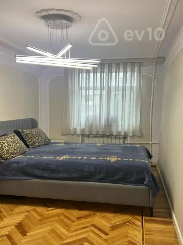 Kirayə verilir 2 otaqlı köhnə tikili 60 m²