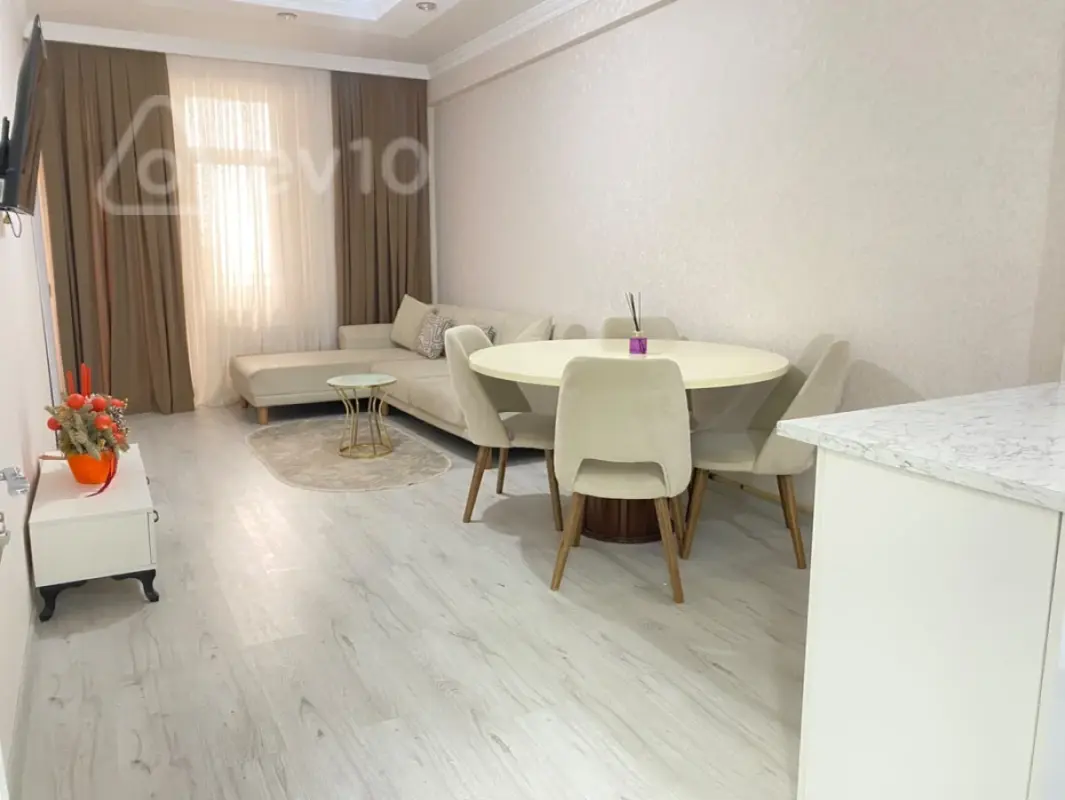Kirayə verilir 3 otaqlı yeni tikili 80 m²