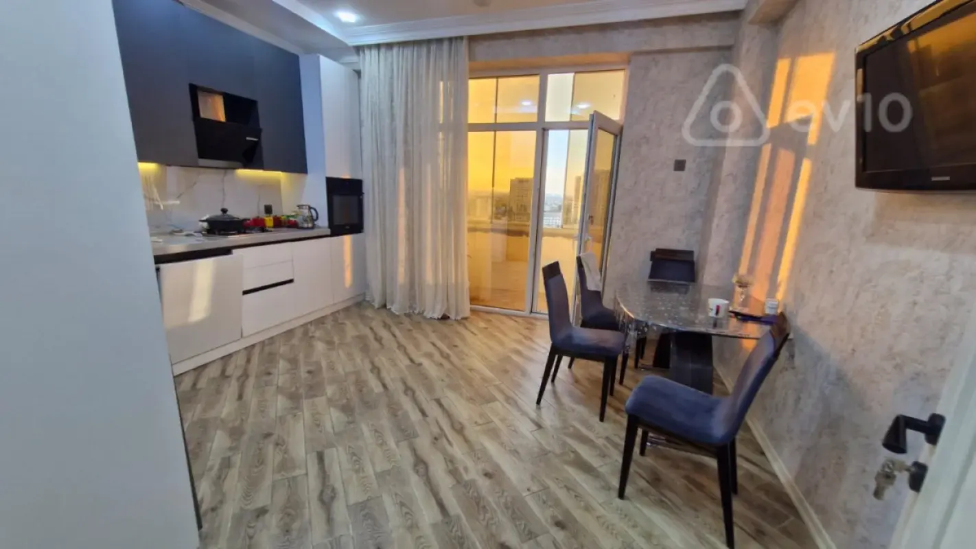 Kirayə verilir 3 otaqlı yeni tikili 101 m²