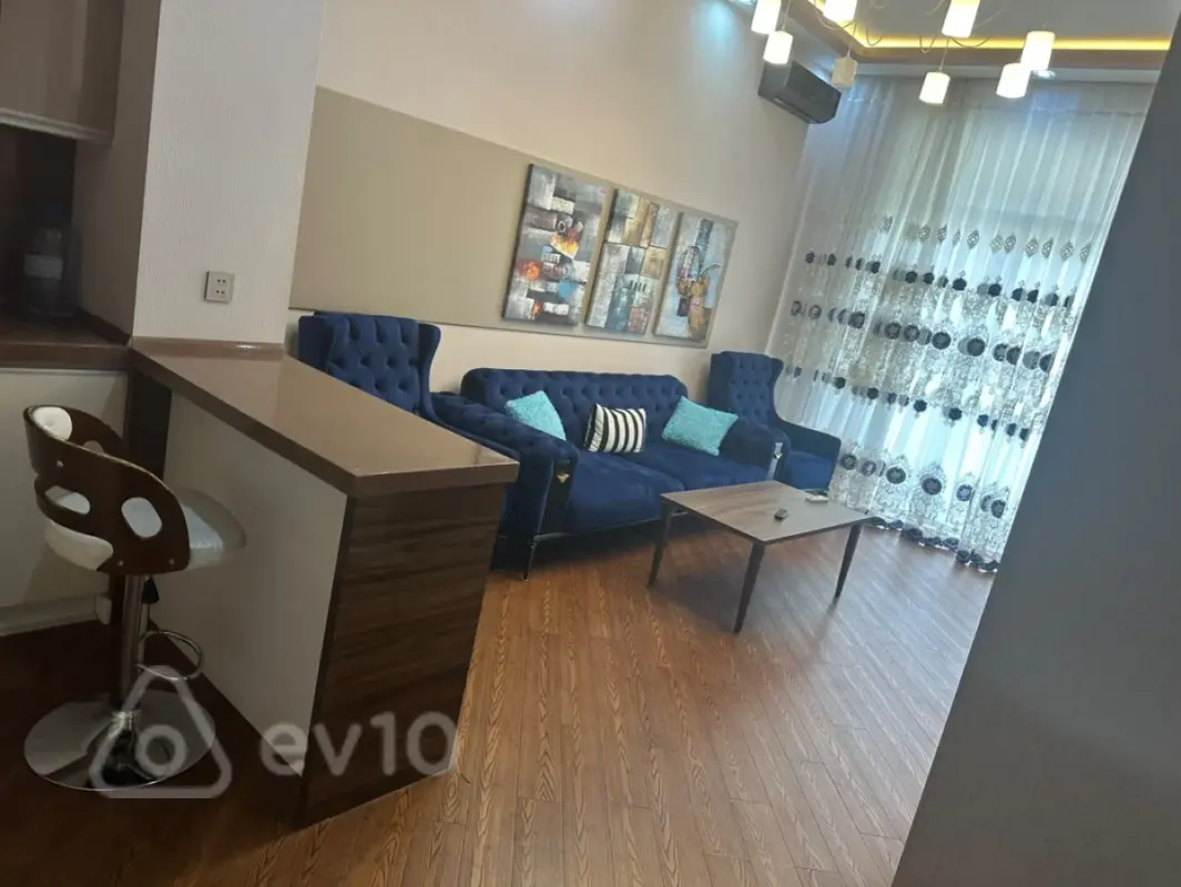 Kirayə verilir 2 otaqlı yeni tikili 70 m²