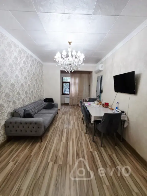 Satılır 2 otaqlı köhnə tikili 55 m²