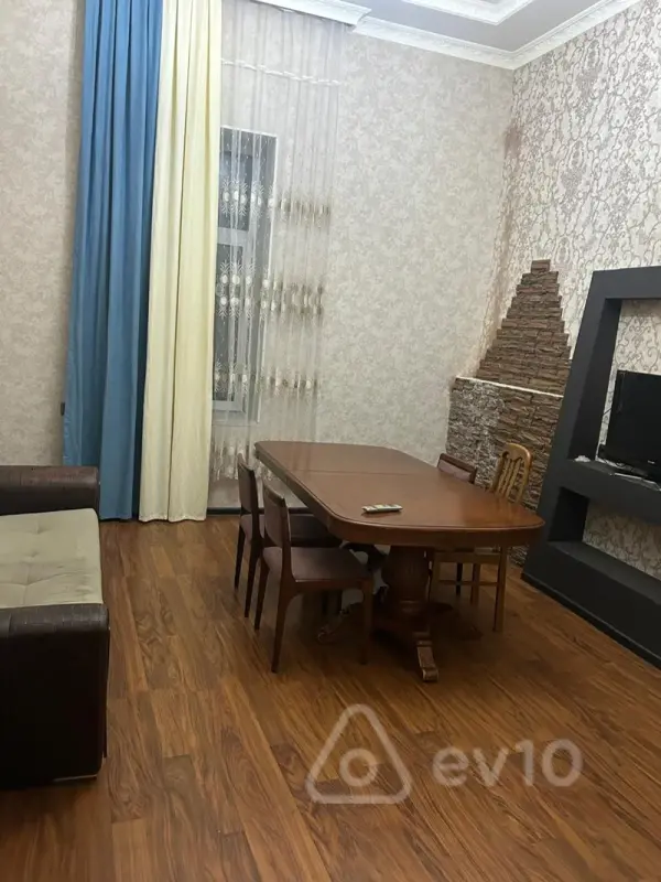 Satılır 3 otaqlı köhnə tikili 85 m²