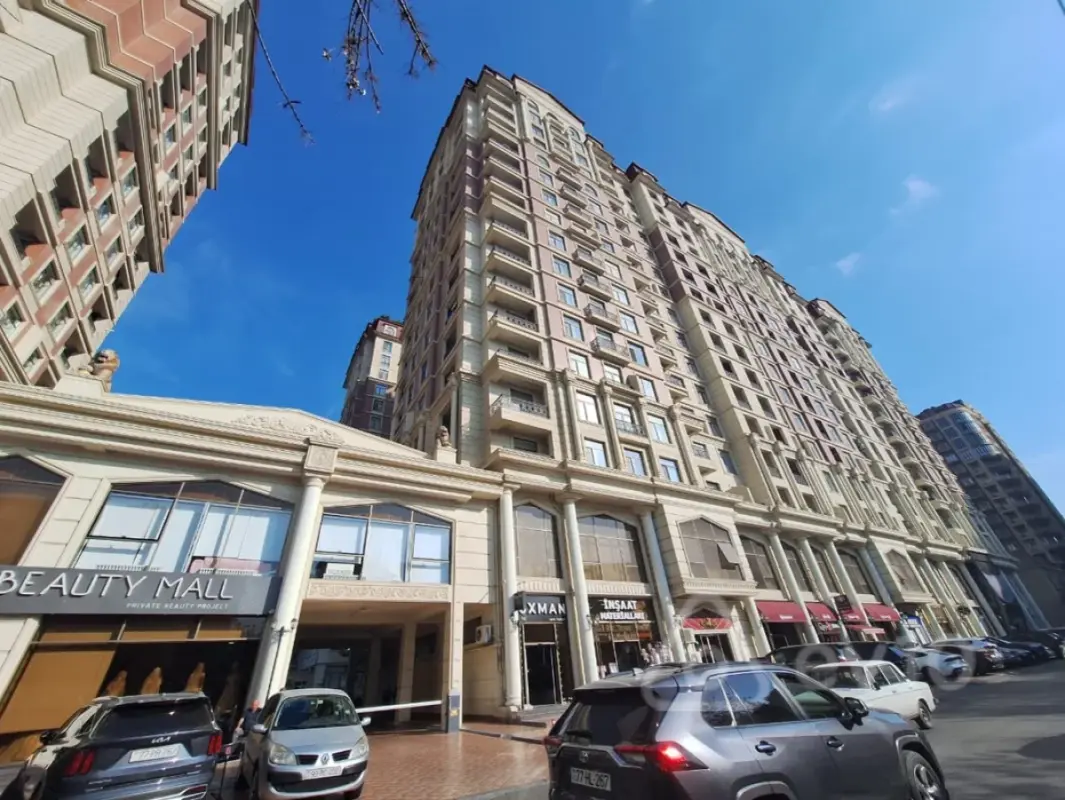 Satılır 4 otaqlı yeni tikili 178 m²
