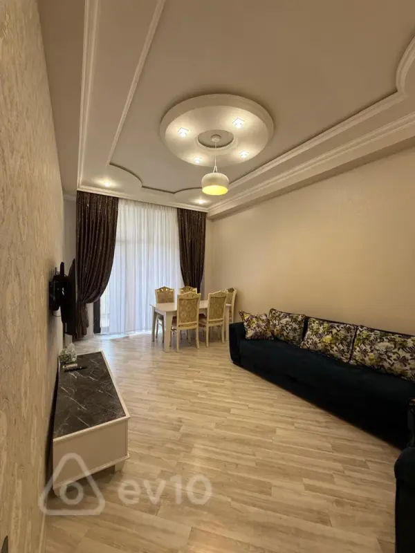 Kirayə verilir 2 otaqlı yeni tikili 70 m²