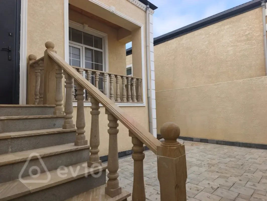 Satılır 4 otaqlı həyət evi 90 m²