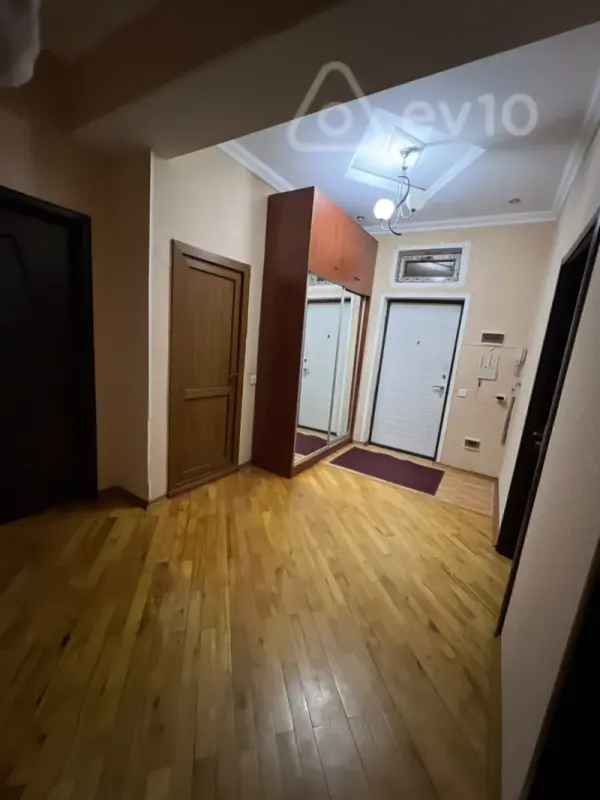 Kirayə verilir 3 otaqlı yeni tikili 100 m²