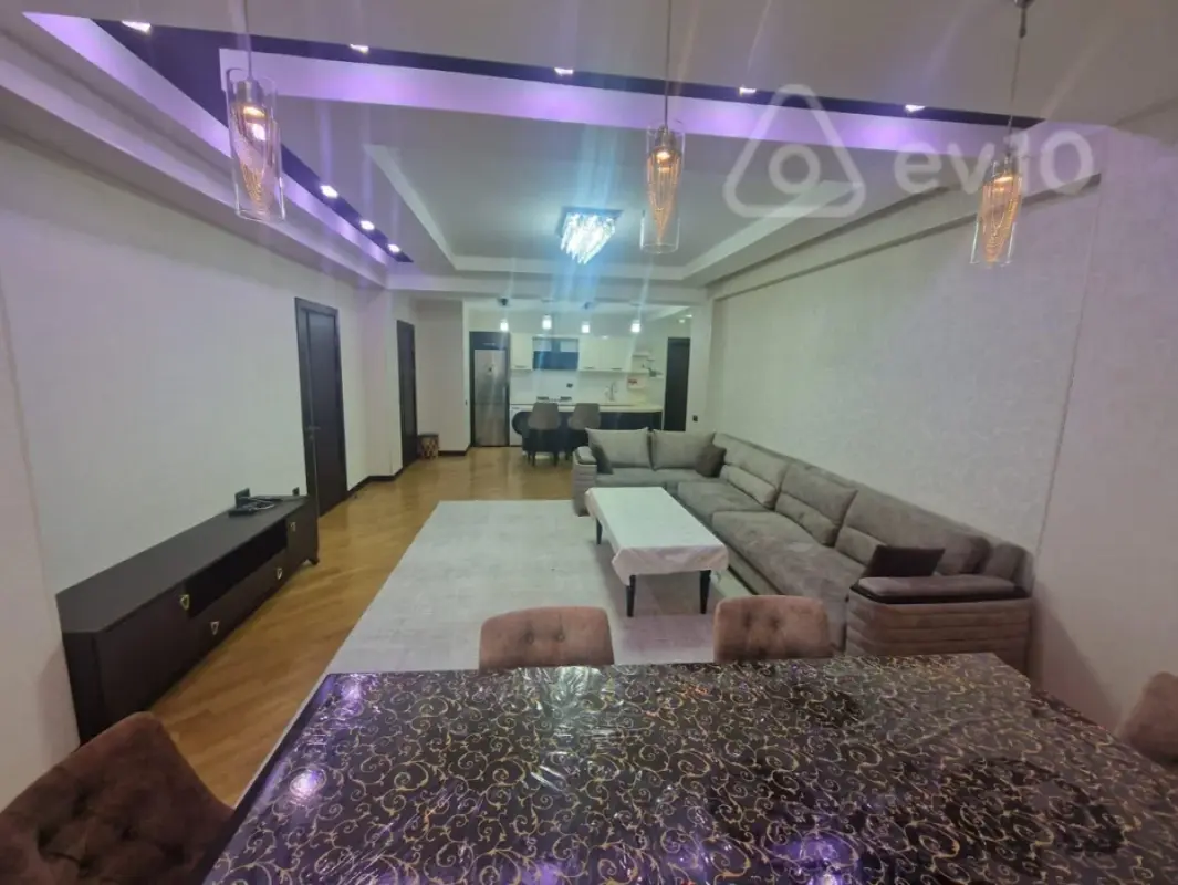 Kirayə verilir 3 otaqlı yeni tikili 125 m²