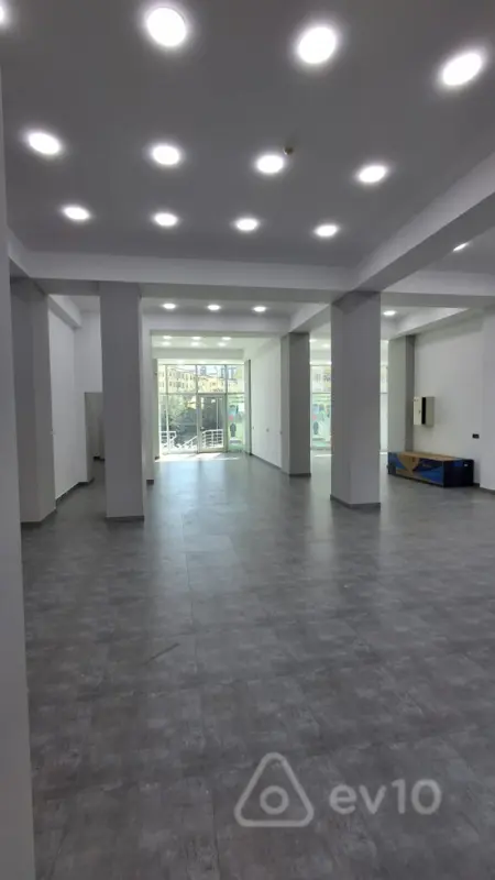 Kirayə verilir mənzil 200 m²