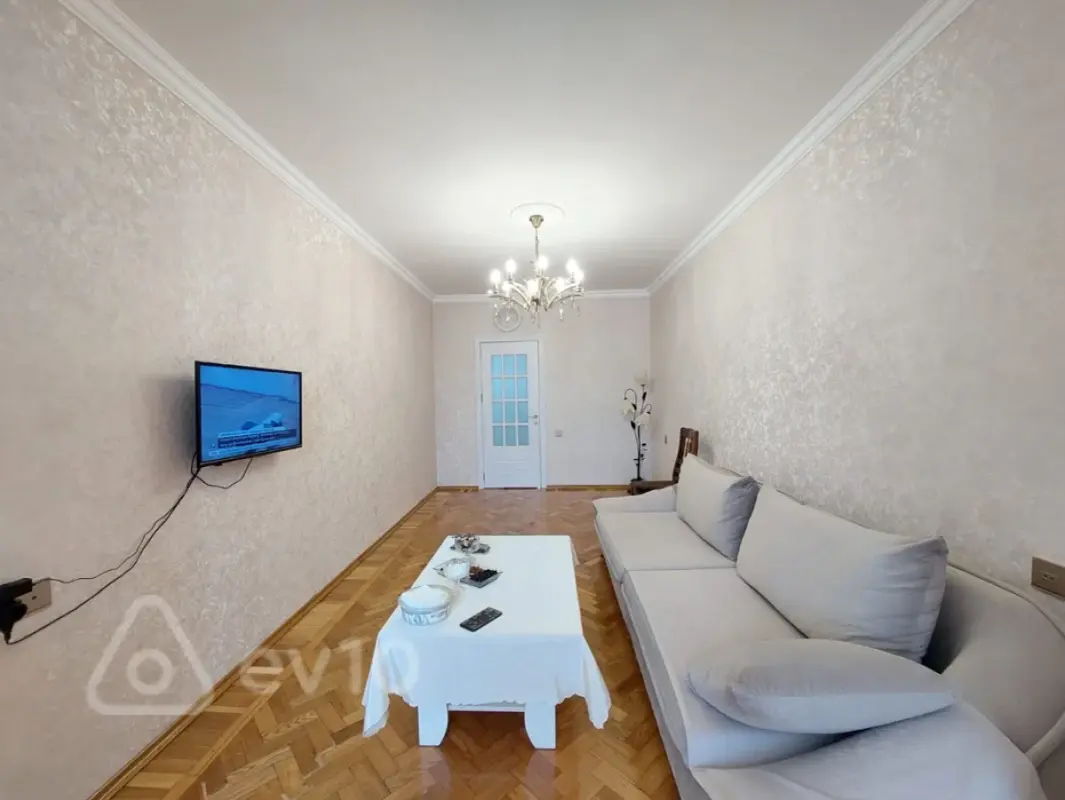 Satılır 2 otaqlı köhnə tikili 65 m²