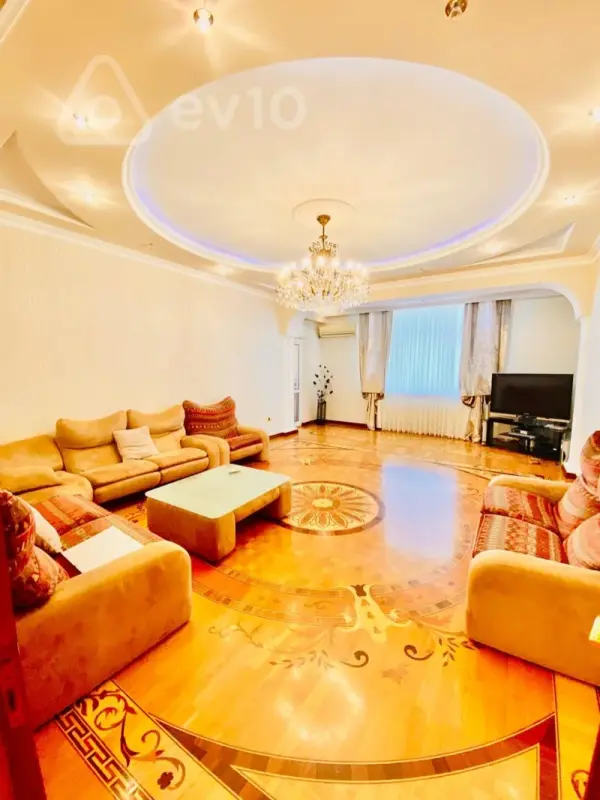 Kirayə verilir 3 otaqlı yeni tikili 160 m²