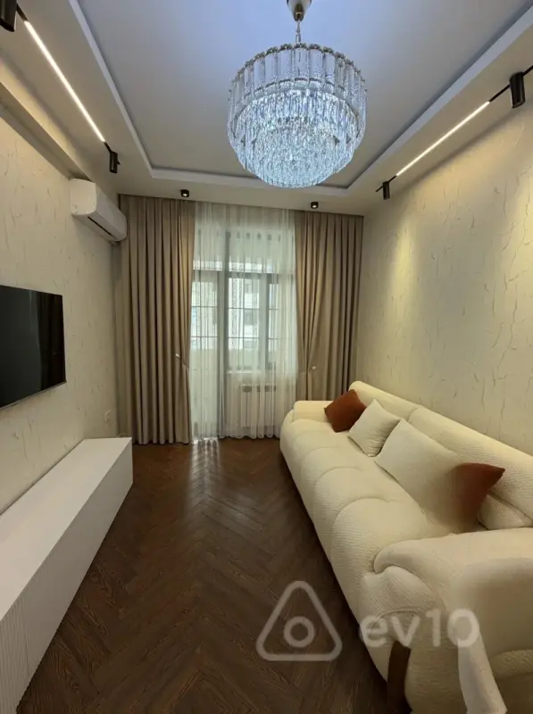 Kirayə verilir 2 otaqlı yeni tikili 72 m²