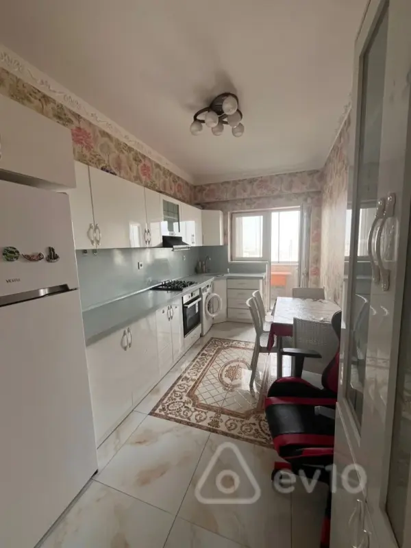 Kirayə verilir 3 otaqlı yeni tikili 100 m²