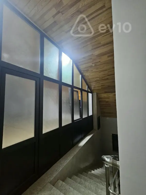Kirayə verilir mənzil 250 m²