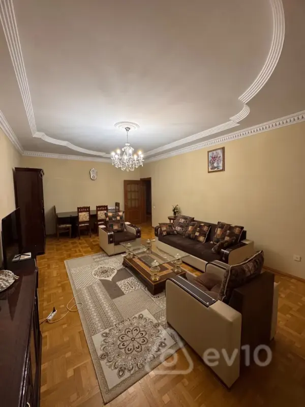 Kirayə verilir 3 otaqlı yeni tikili 140 m²