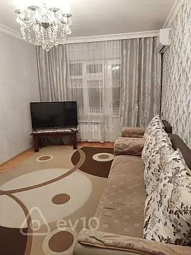 Satılır 4 otaqlı köhnə tikili 100 m² — Bakı, Nizami 4 otaq 100.00 m²