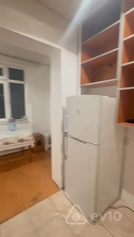 Kirayə verilir 3 otaqlı köhnə tikili 60 m²