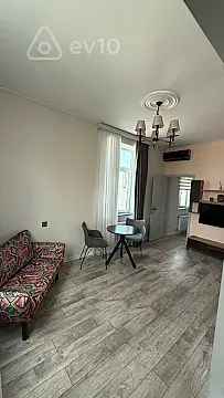 Kirayə verilir 2 otaqlı köhnə tikili 55 m² — Bakı, Səbail 2 otaq 55.00 m²