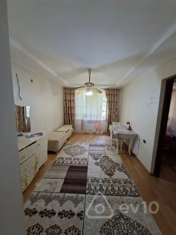 Kirayə verilir 3 otaqlı köhnə tikili 55 m²