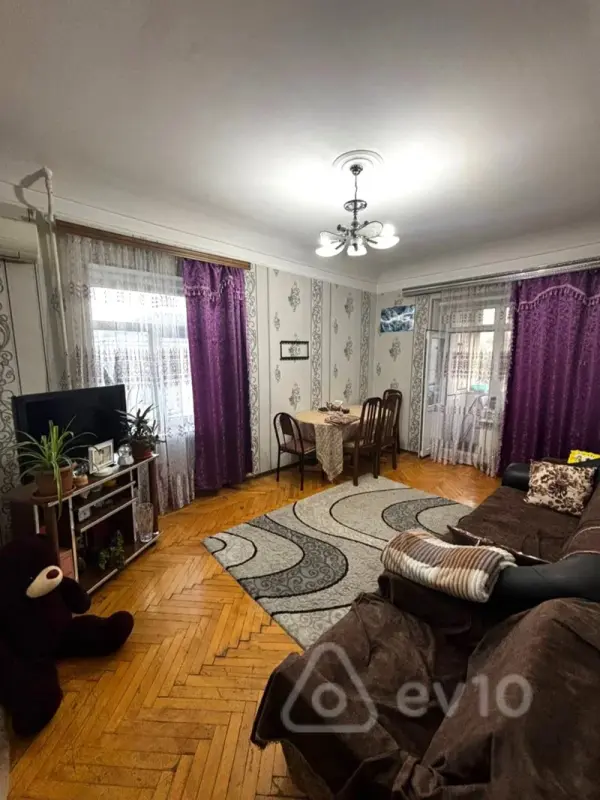 Satılır 2 otaqlı köhnə tikili 44 m²