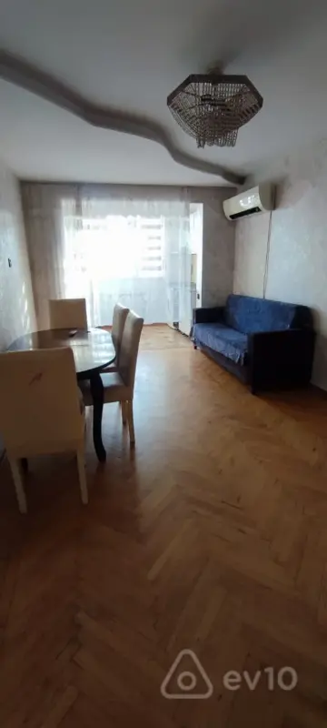Kirayə verilir 3 otaqlı köhnə tikili 55 m²